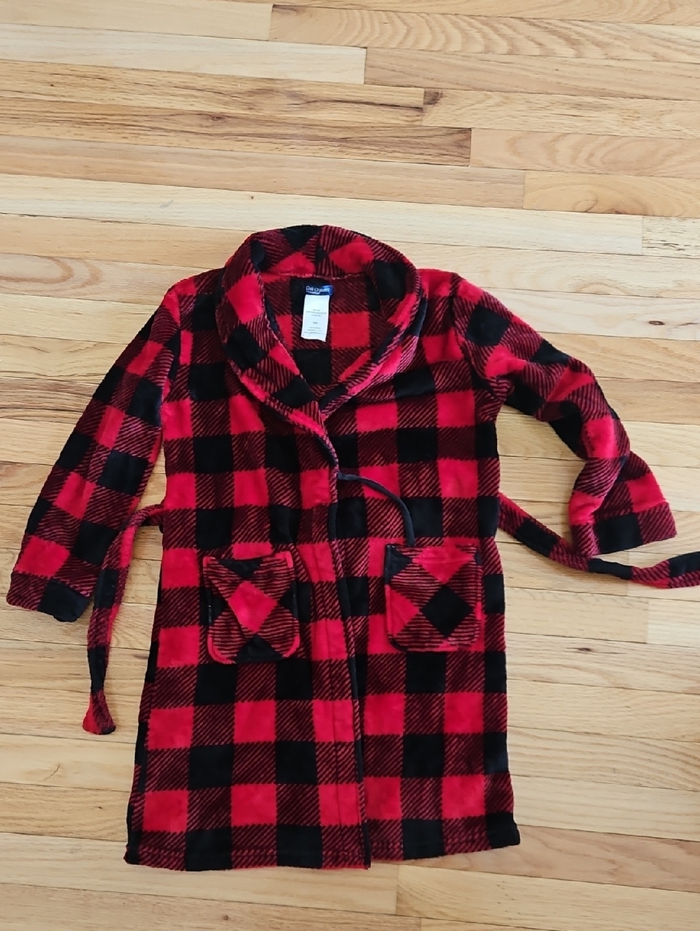 Nordstrom Brand Kids Red and Black Buffalo Plaid Robe Jacket. Sz M(8)
